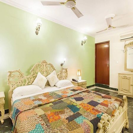 Oyo Rooms New Friends Colony Crossroad New Delhi Exterior photo